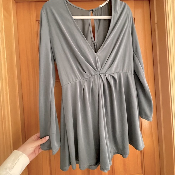 🤍🤍 Lush Super Soft Romper - Size Large - GREAT condition! - Picture 3 of 5